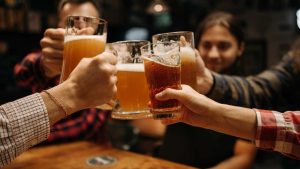 How Does the Bottomless Drink Concept Work in London Brunches
