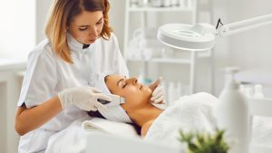 How Do Private Skin Clinics in London Differ from NHS Services