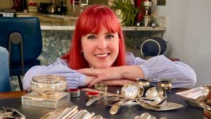 What is known about Izzie Balmer’s family and upbringing